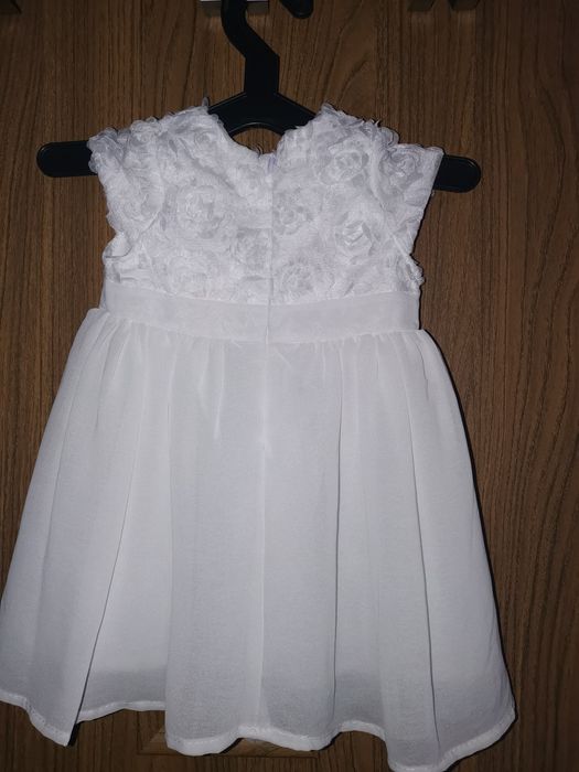 Elegancka sukienka dla małej damy