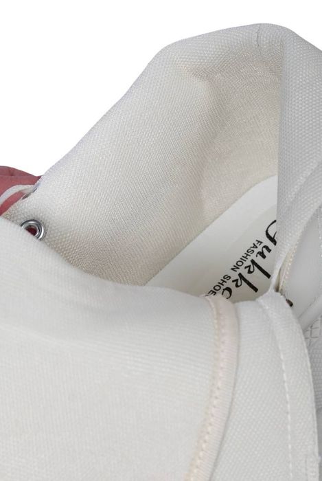 Жіночі осінні черевики.