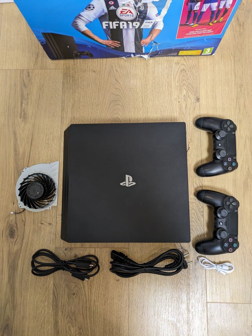 Sony PlayStation 4 Pro 1 Tb приставка PS4 2 джойстика