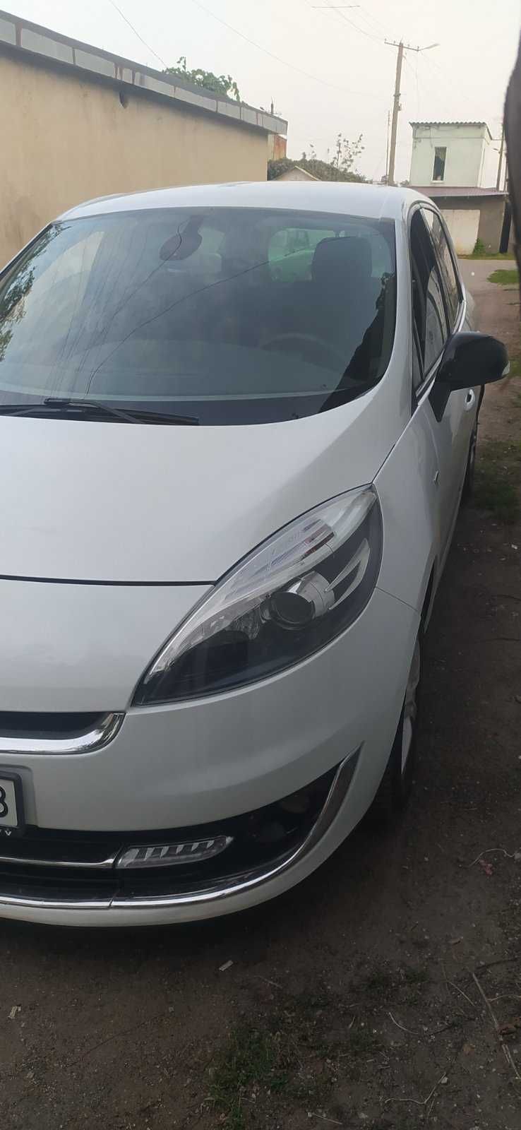 Renault Grand Scenic 1.6 disel turbo. 2012