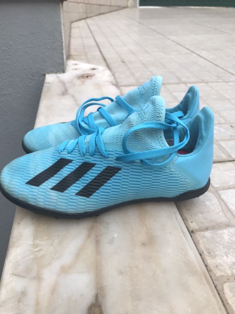 Chuteira adidas crianca