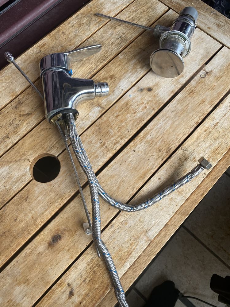 Torneira de bide marca roca com valvula de descarga