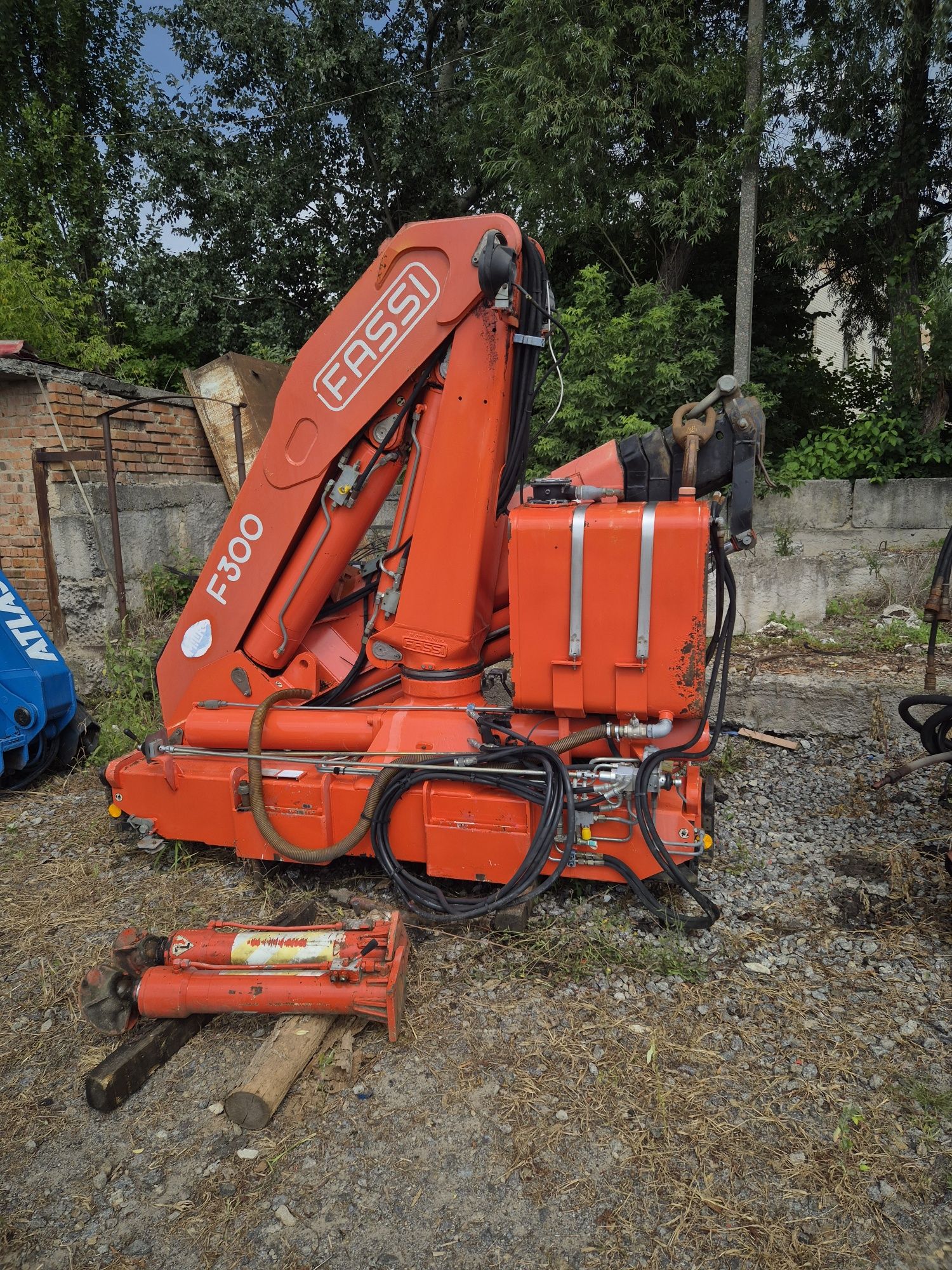 Кран маніпулятор фассі Fassi 300 лебідка тросова
