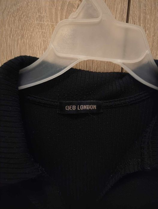 Czarna marszczona sukienka z kołnierzykiem QED London rozmiar XS 34