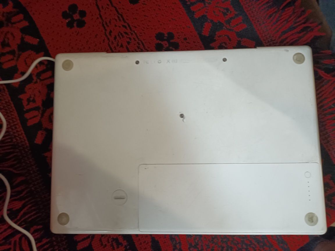 Laptop MacBook 10.6.8