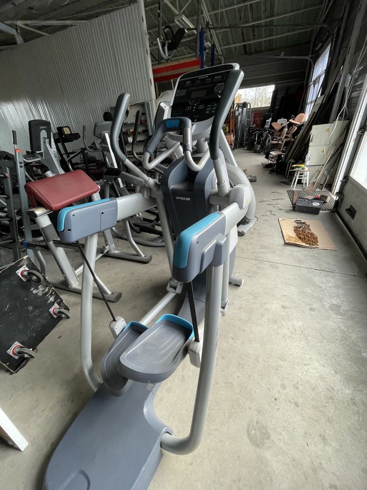 Okazja Precor AMT 833 blue led  jak life fitness matrix