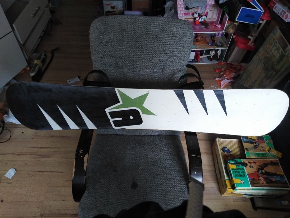 Sprzedam deskę snowboardową