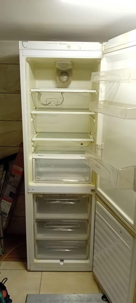 Sprzedam lodówkę z  zamrażalką!!