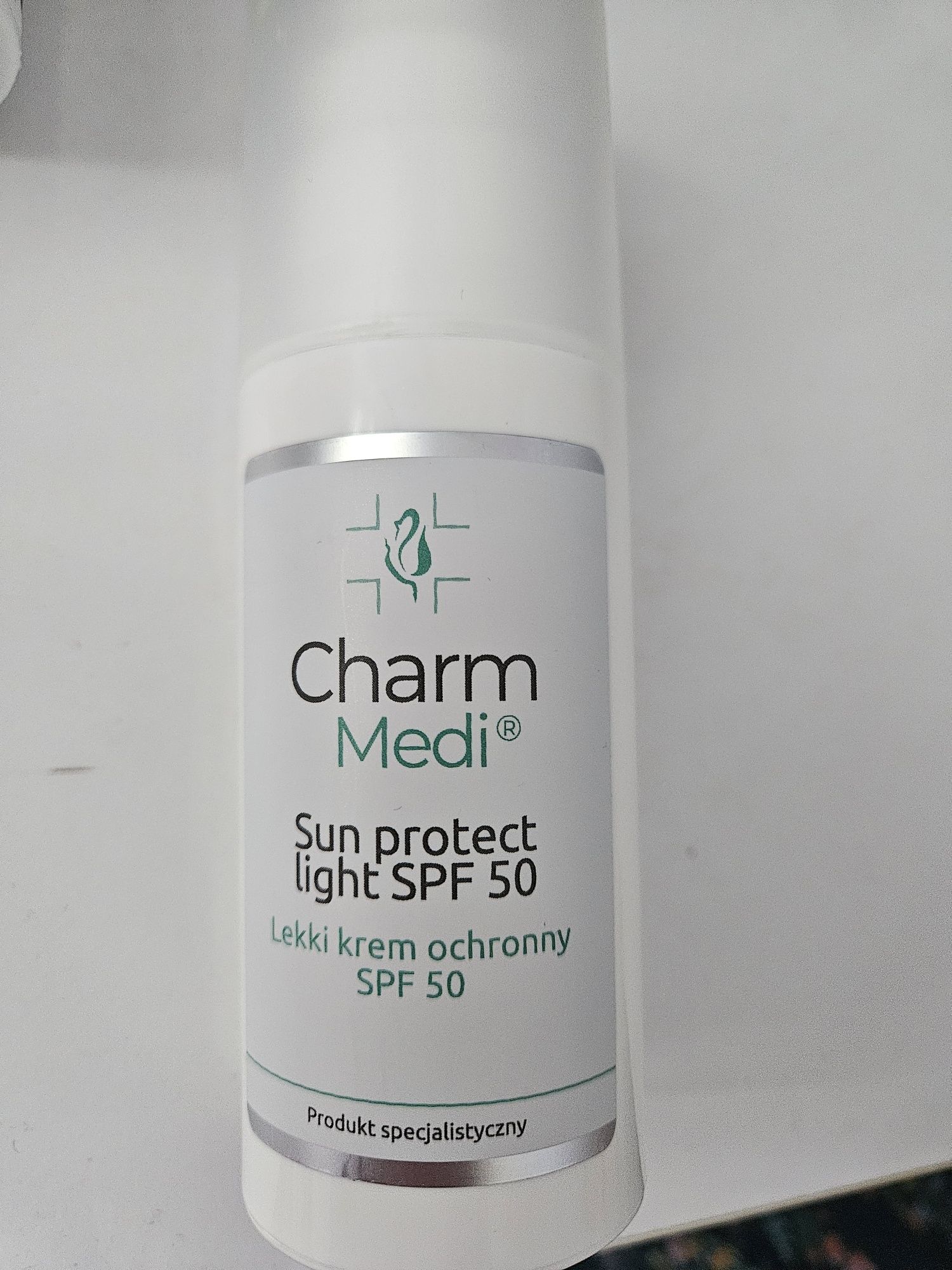 Charmine Rose Sun Protect Light SPF50/lekki krem ochronny SPF50/100 ml