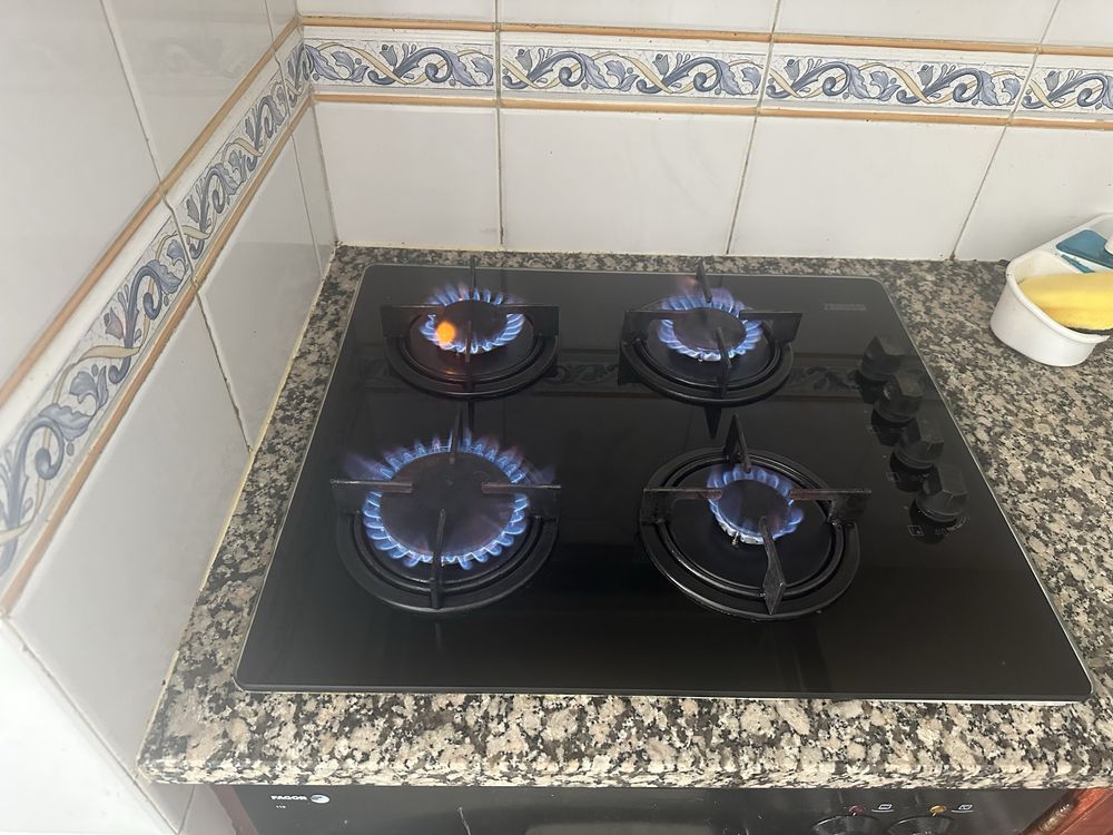 Placa de encastrar a  gás Zanussi