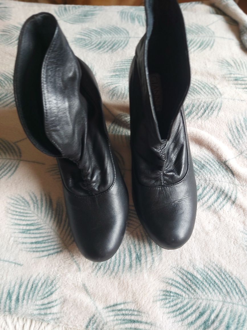 Botins    pretos