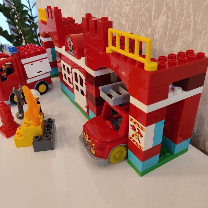 Конструктор gorock 1009 пожарная станция (аналог Lego Duplo 10593) б/у