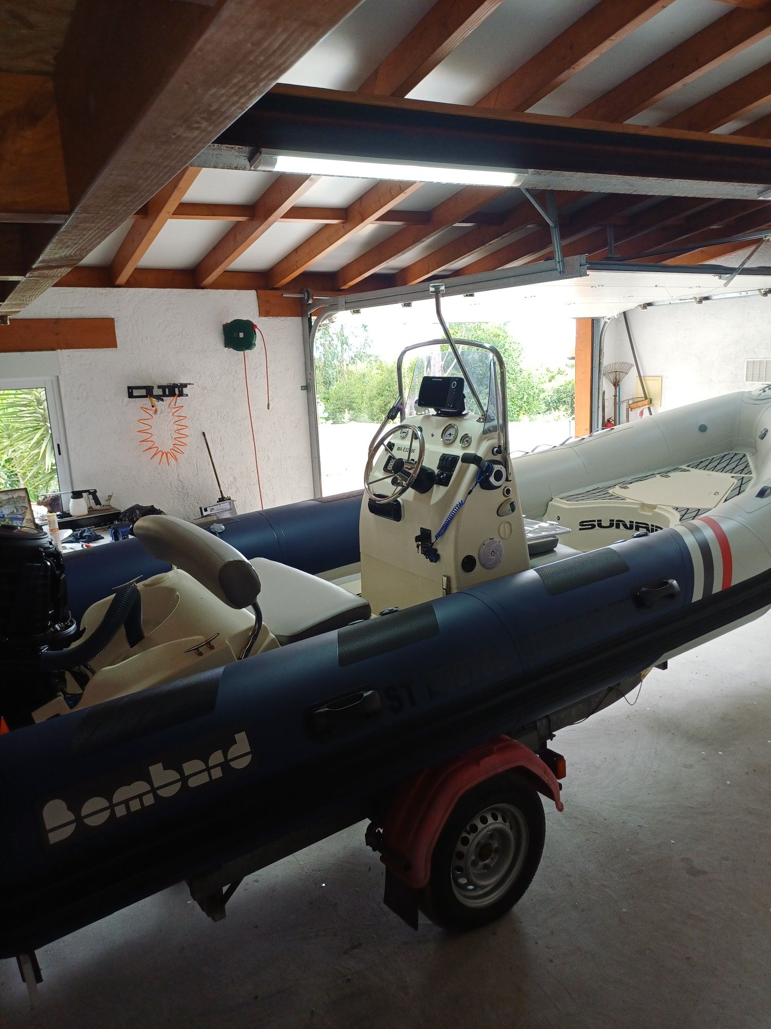 Barco semi rigido bombard