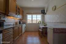 Apartamento T3 com garagem, Santarém