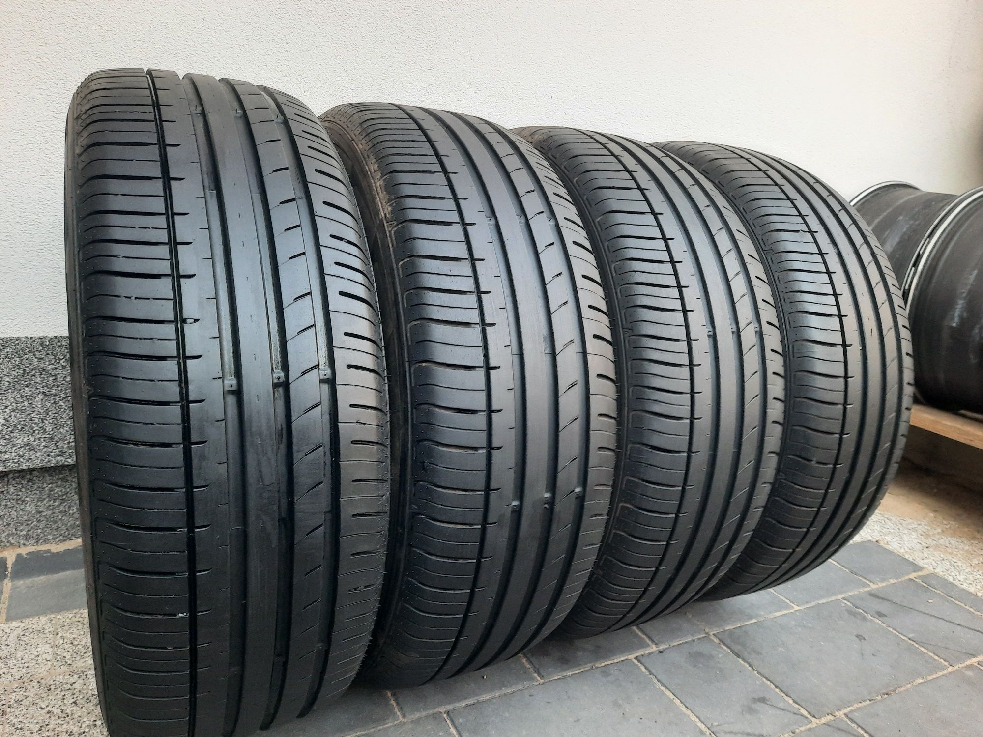 4 opony 235/60 R18 Nexen Nfera RU1 2021r 7mm