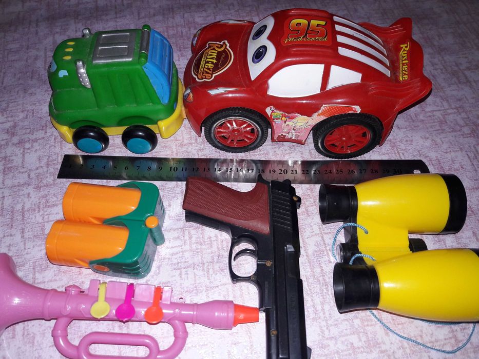 Набір іграшок в доброму стані. за все 80гр.