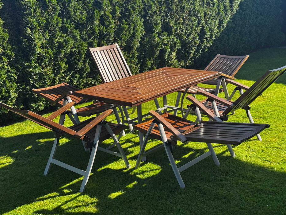 Komplet mebli ogrodowych (stół i 6 krzeseł) w bardzo dobrym stanie