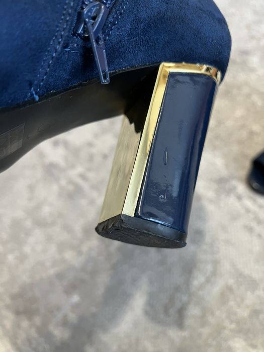 Жіночі замшеві черевики Ботільйони розмір 39.