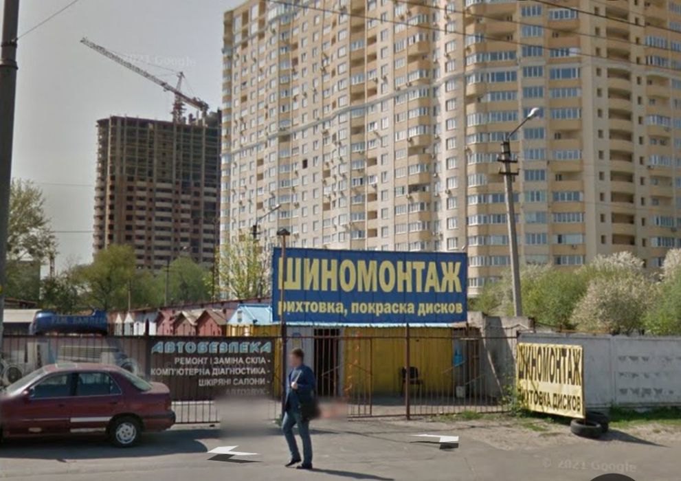 Сдам гараж под шиномонтаж ул. Максимовича 3