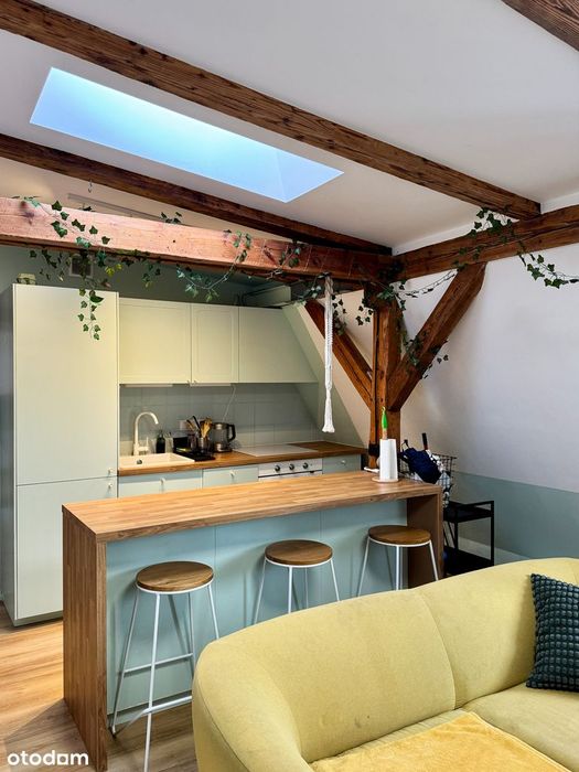 3-pokojowe mieszkanie w zabytkowej kamienicy - centrum Jeżyc