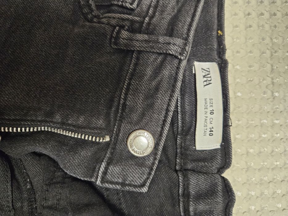 Calças de ganga / jeans da menina