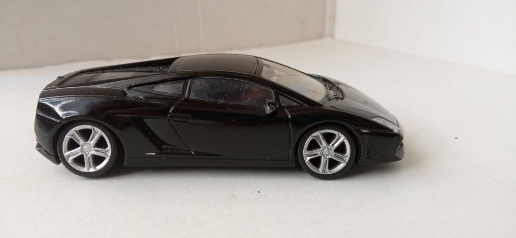 Welly Lamborghini gallardo w skali 1/43