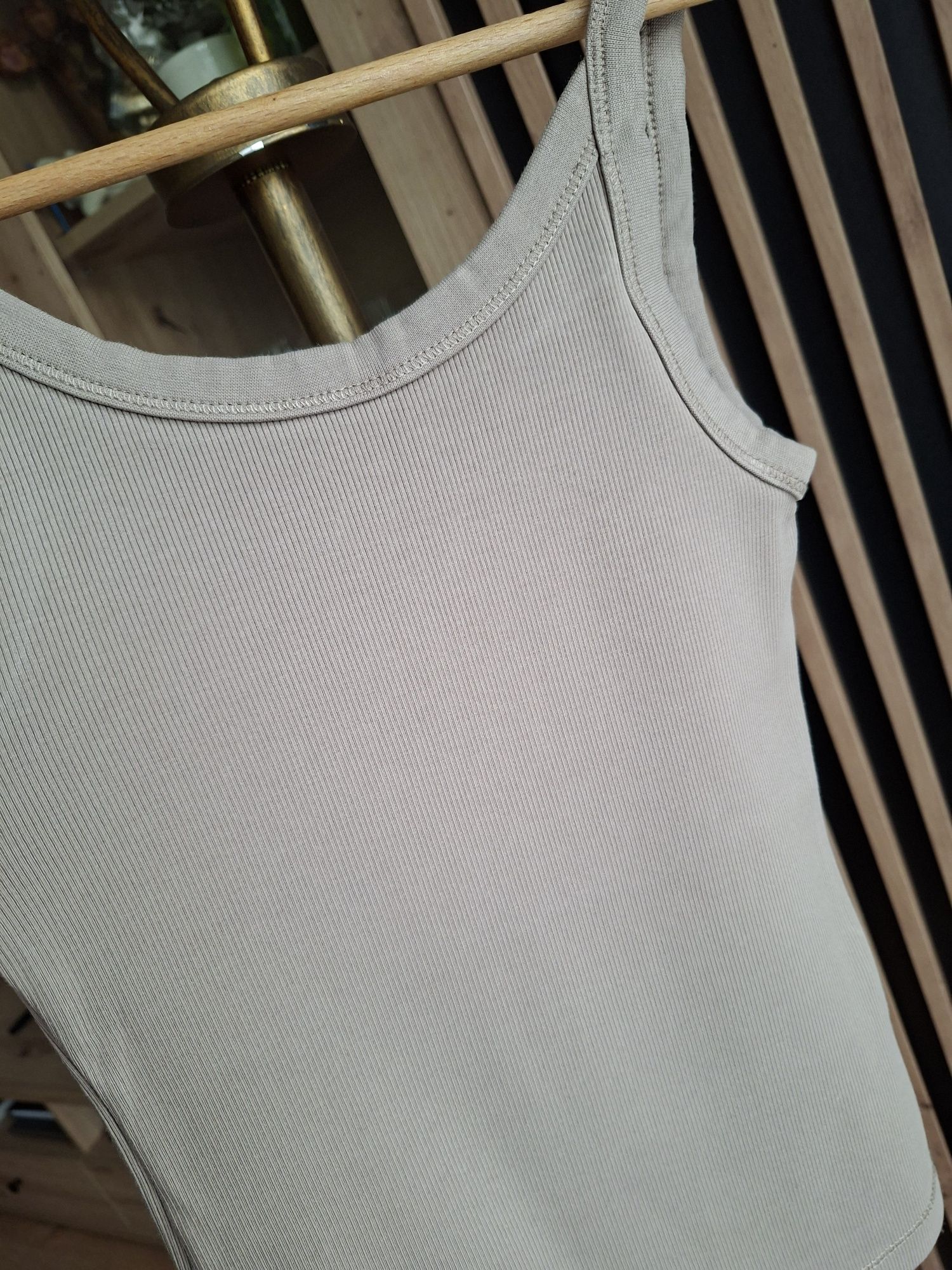 Top bluzka bez rękawów H&M 36 S kolor latte cappuccino