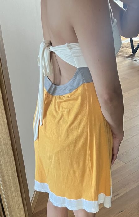 Sukienka letnia z odkrytymi plecami pomarańczowo szaro kremowa