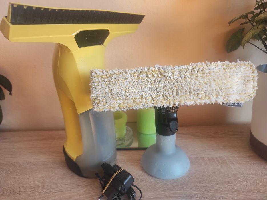 Myjka Karcher do okien ze zbiornikiem na płyn