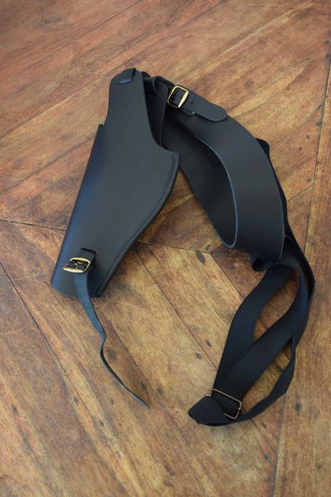 Coldre/Sovaqueira em Couro para pistola ou revólver