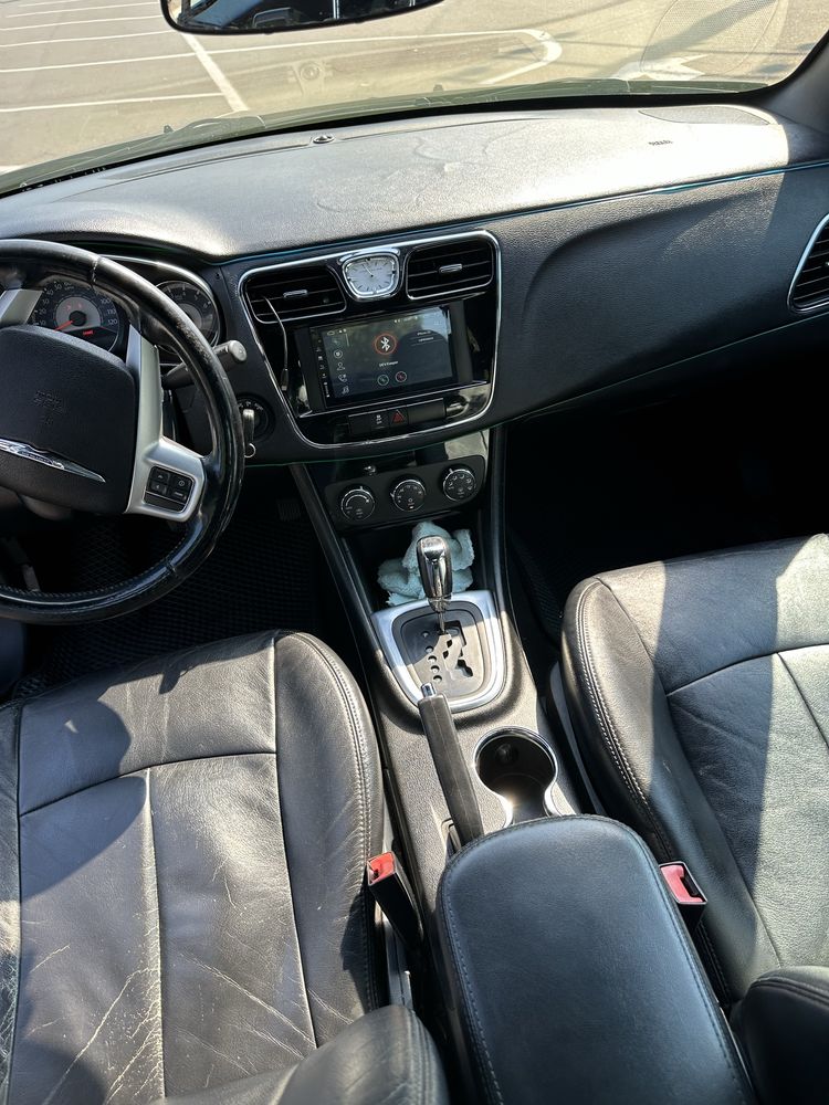 Chrysler 200 (2.4/avtomat.2012)