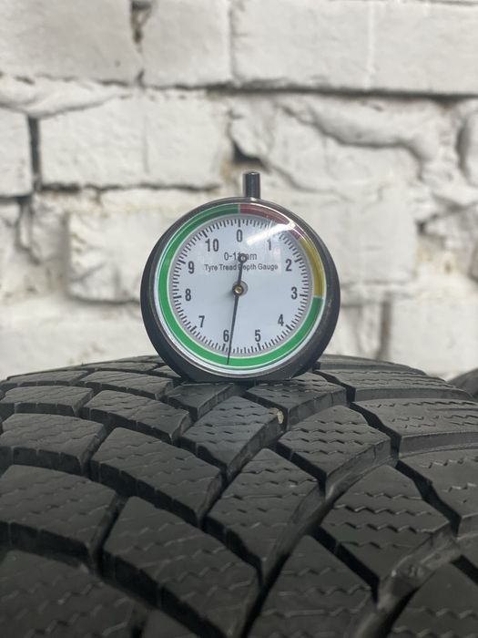 Шини Резина ЗИМА 205/60 R16 Bridgestone Blizzak LM005