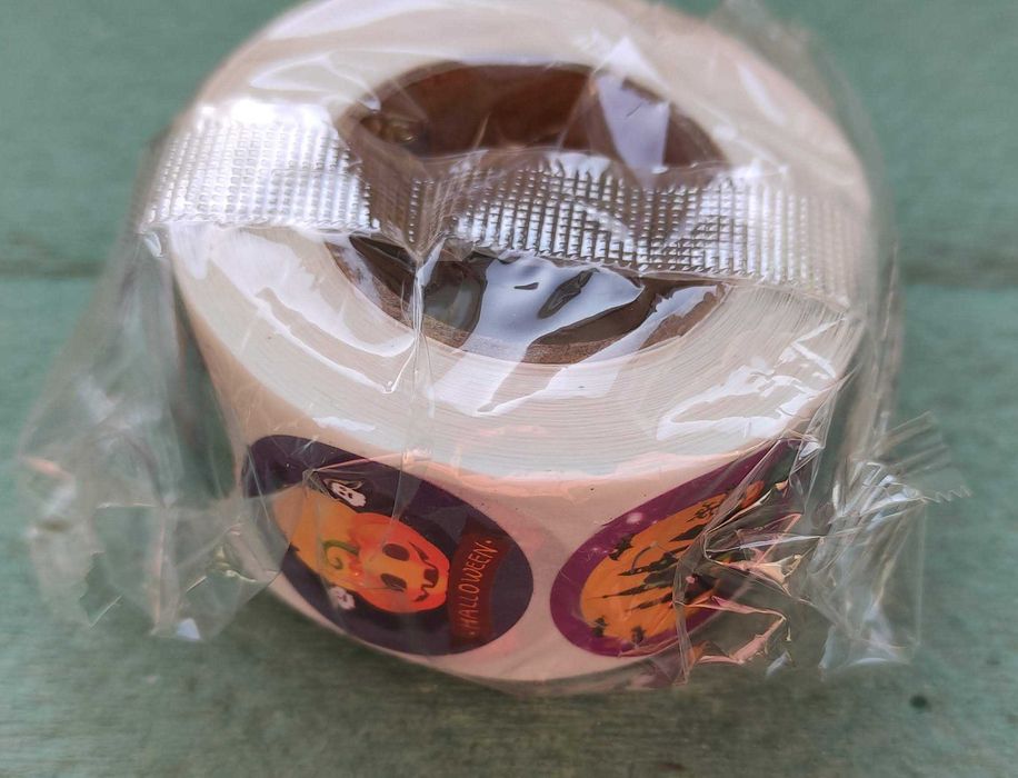 Наклейки декор до свята Хелоувін круглі 500шт самоклеючі в ассорт.