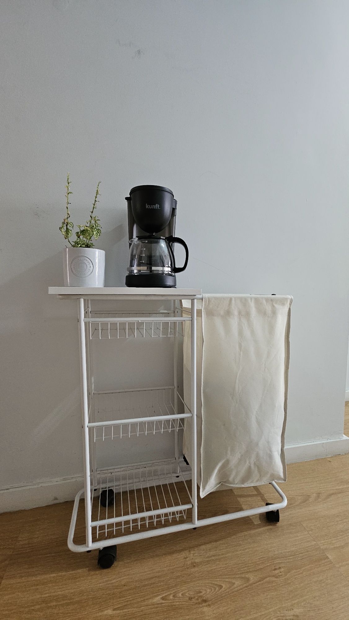 Aparador ( serve para cozinha ou casa de banho )