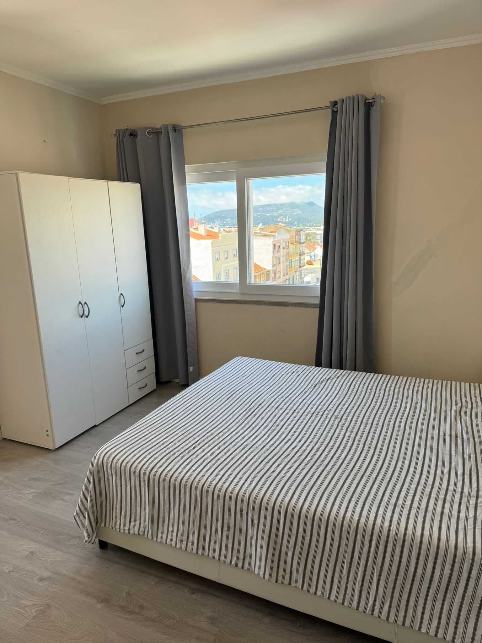 Quarto para Casal  em São Sebastião Setúbal!