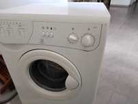 Máquina lavar roupa Indesit