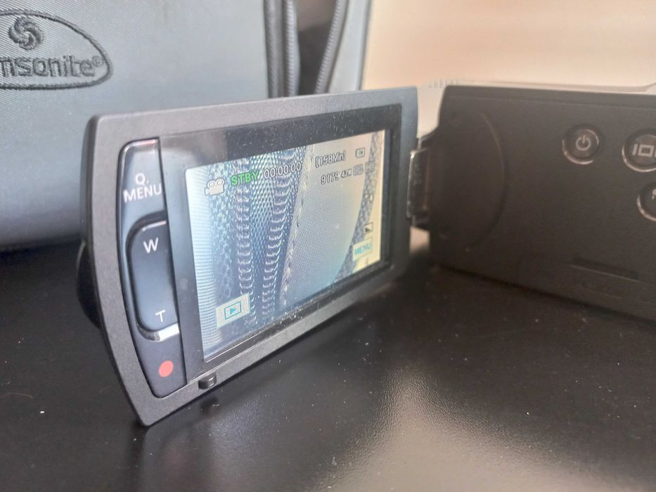 Câmara de vídeo com ssd - Samsung HMX-H204BP