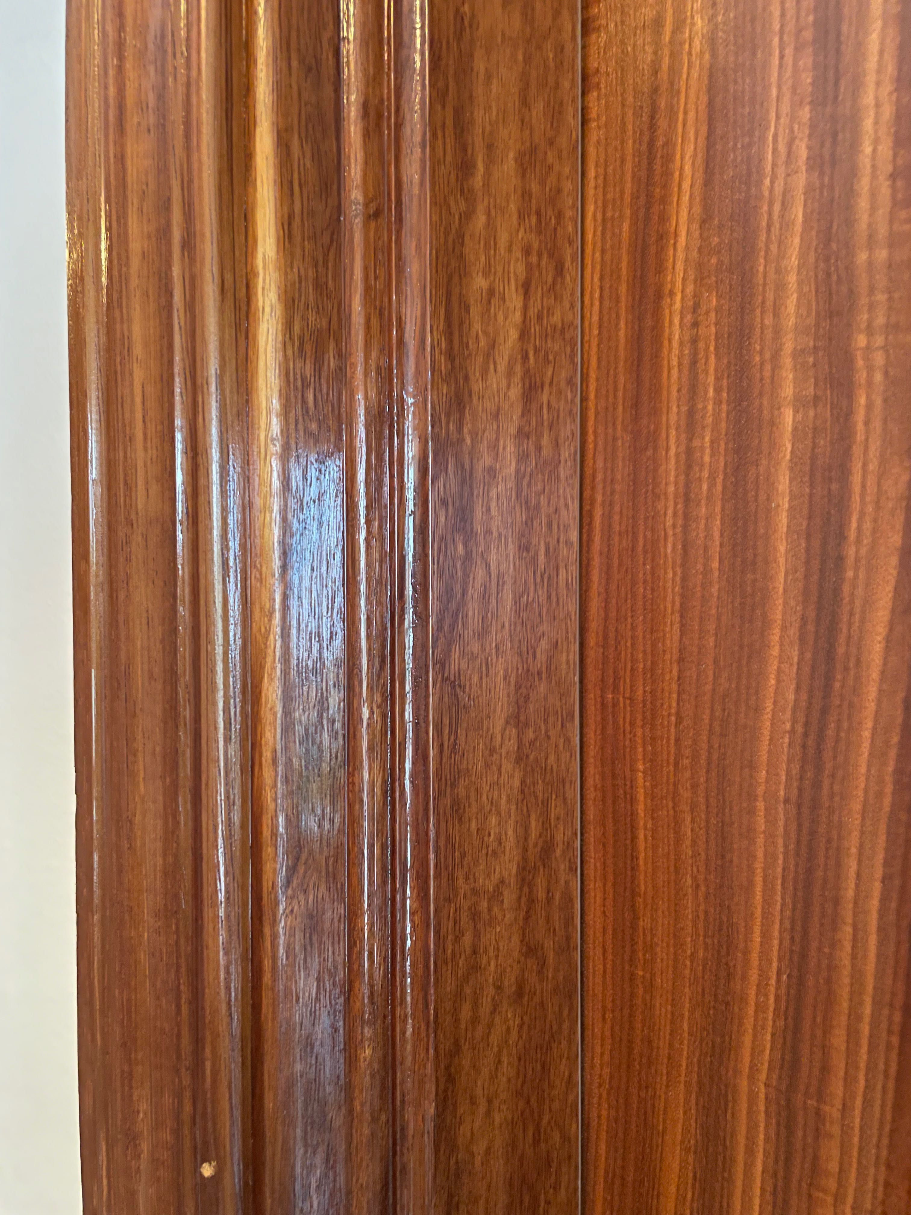 Portas interiores com aros e ferragens