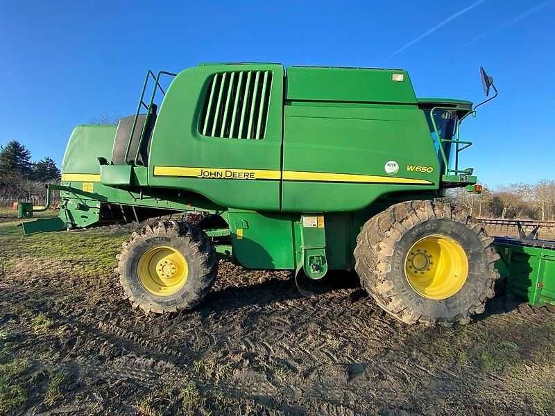 Комбайн John Deere W650