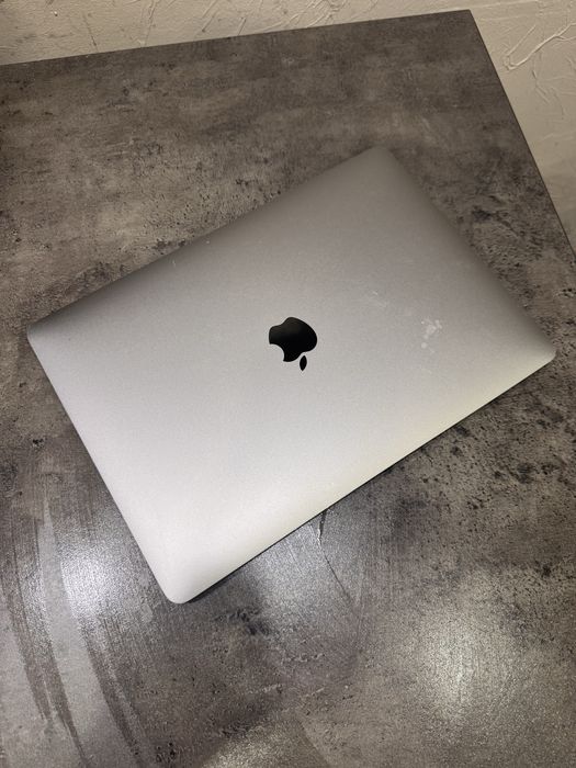 MacBook pro, 2017, 16гб