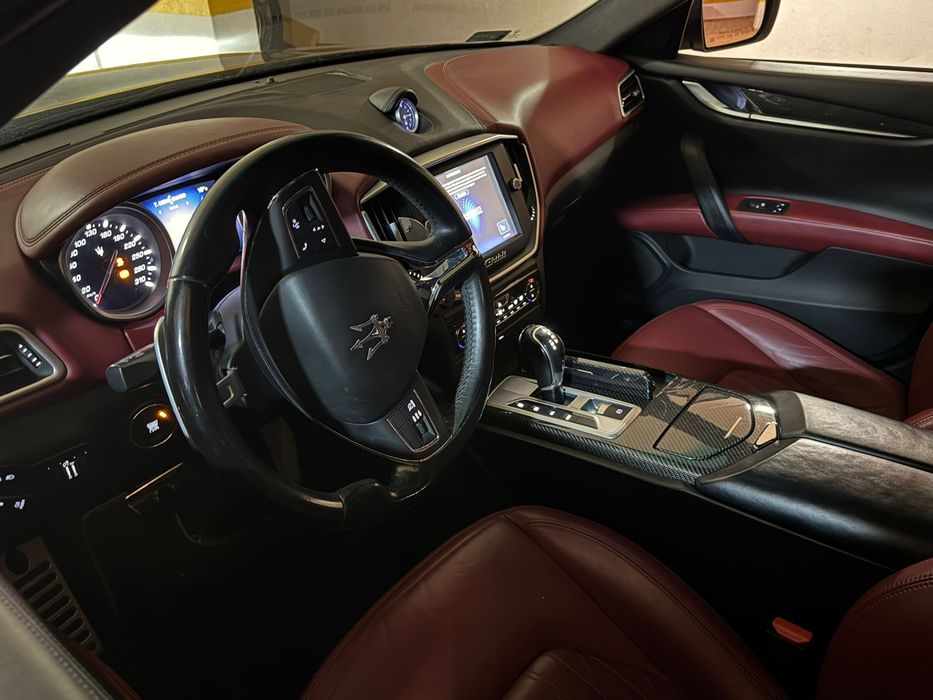 Maserati Ghibli 3.0 v6 twin turbo Sq4 410 cv