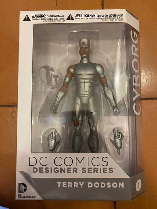Várias figuras DC designer figures