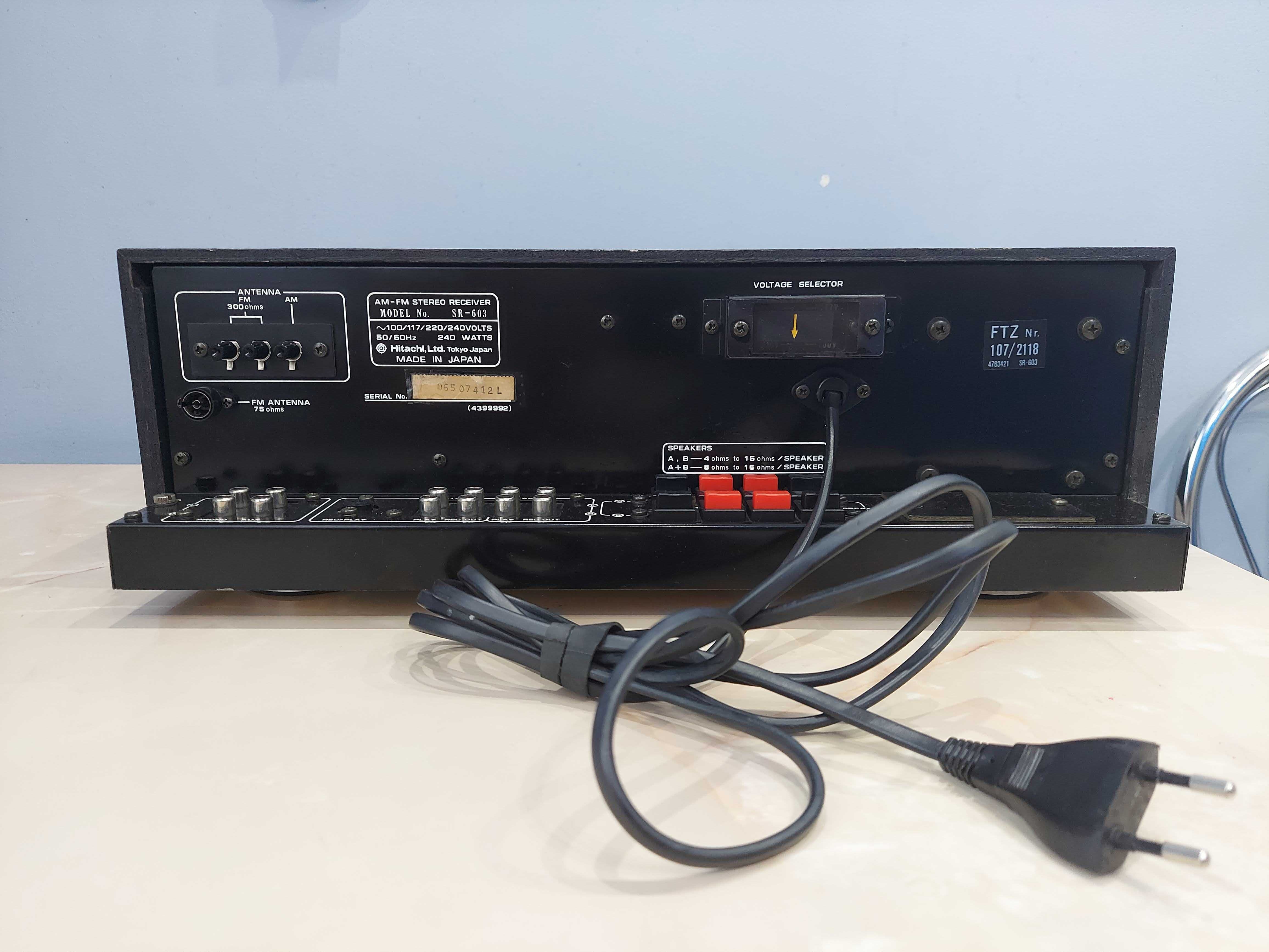 HITACHI AM-FM Stereo Receiver SR-603