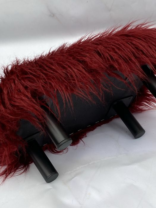 Пуф декоративний невисокий пухнастий червоний