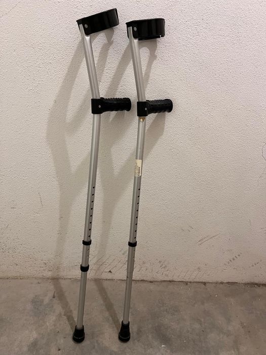 Muletas em bom estado