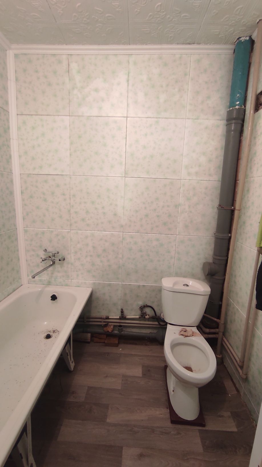 Продам 2 кімнатну з АГО,5/9