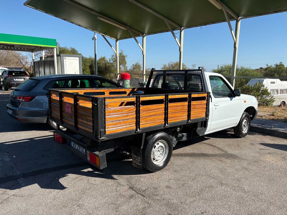 Nissan D22 C/ ar condicionado