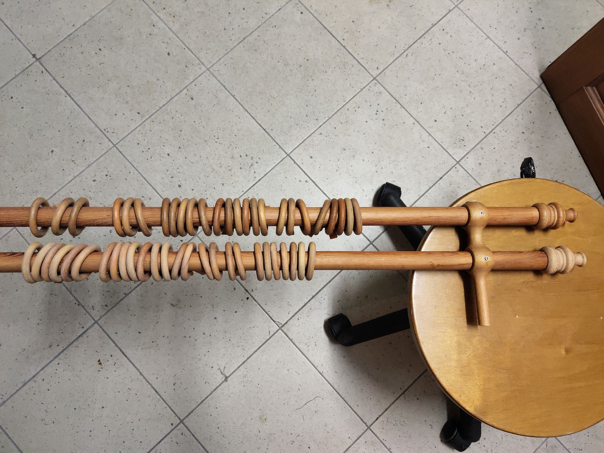 Karnisz ścienny podwójny drewniany teak 240cm