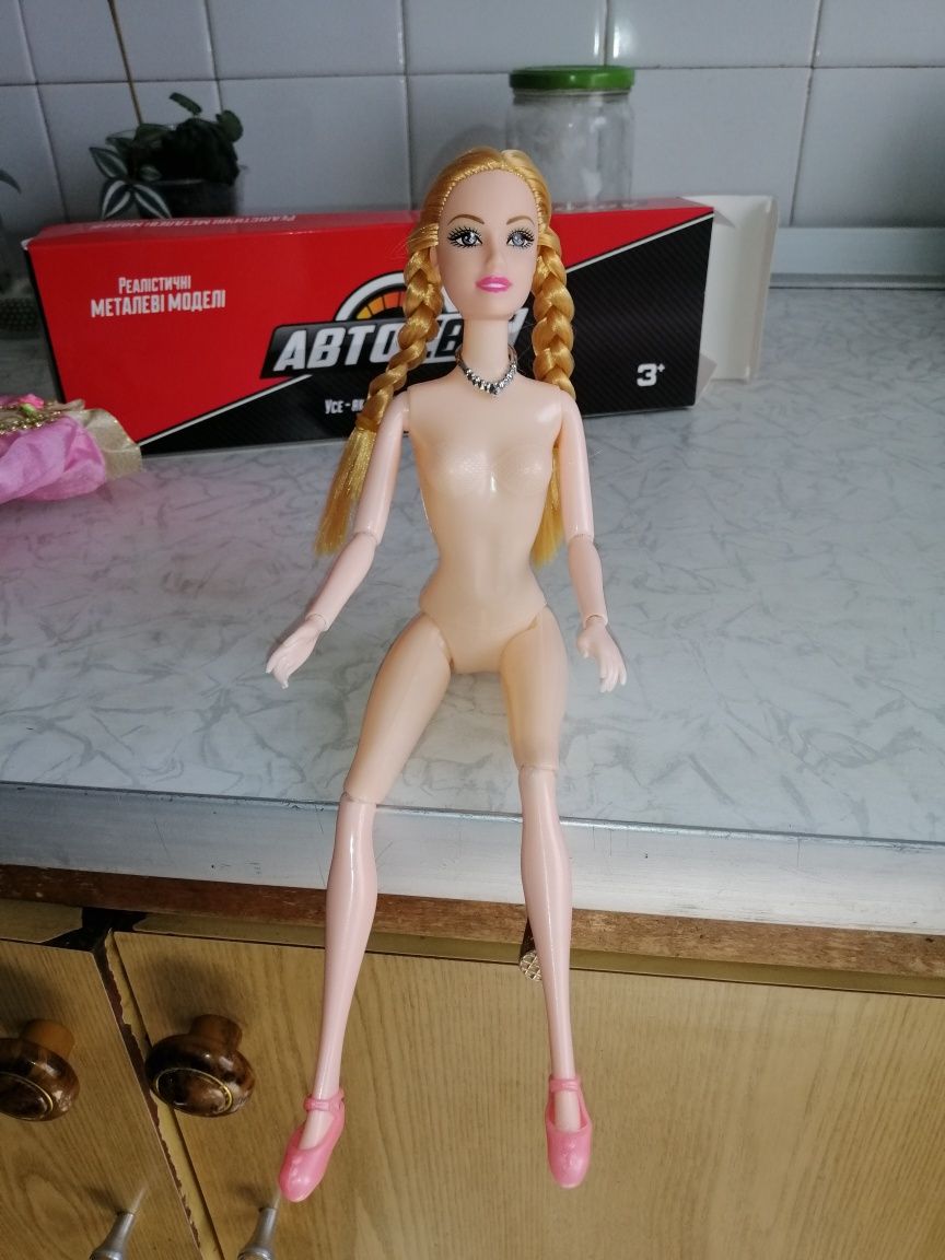 Кукла Барби рост 29 см. Шарнирная. В коробке. Украинка или Снегурочка