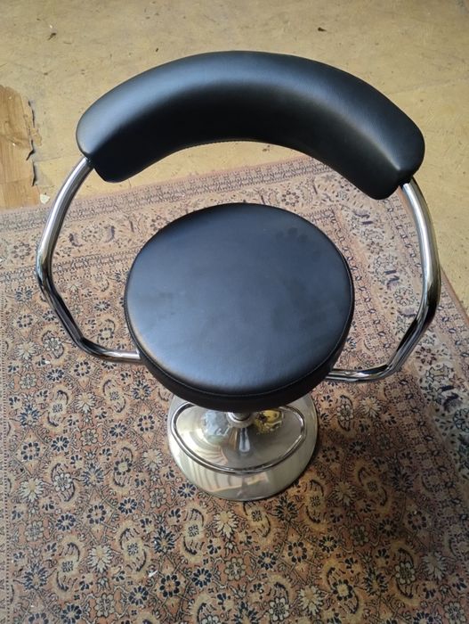 Krzesła kuchenne hoker